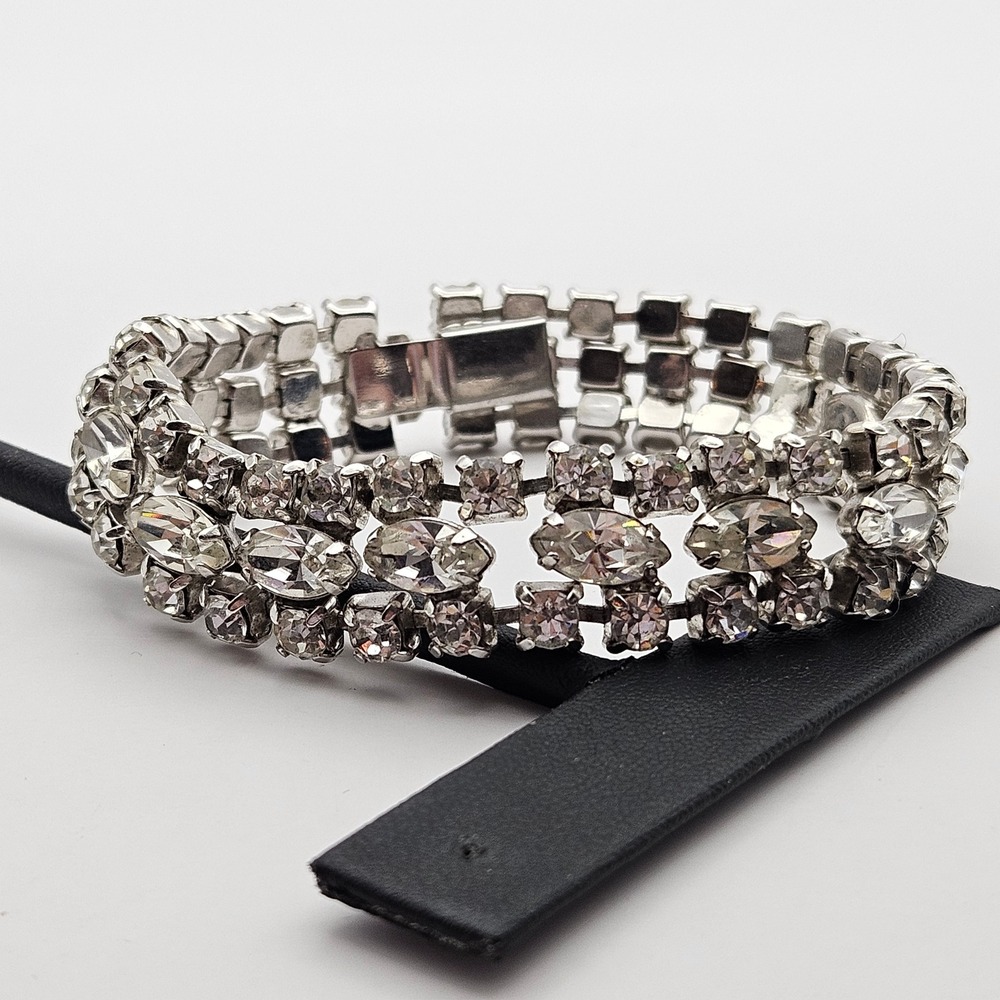 Vintage Silver Tone Clear Rhinestone‎ Triple Row Marquise Round Bracelet 7"